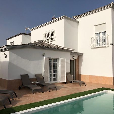 אדחה Villa Vanesa Luxury Private Villa With A Heated Pool, 4 Bedrooms And 4 Bathrooms מראה חיצוני תמונה