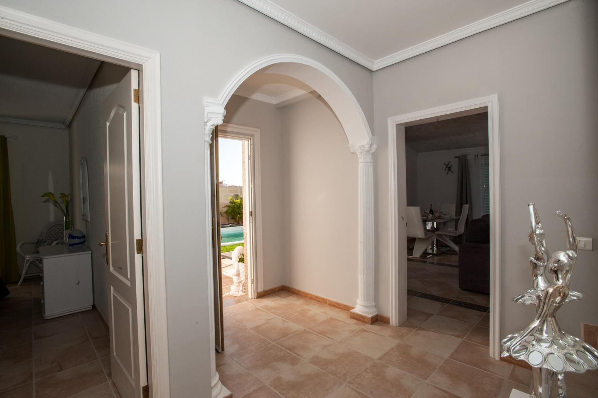 אדחה Villa Vanesa Luxury Private Villa With A Heated Pool, 4 Bedrooms And 4 Bathrooms מראה חיצוני תמונה