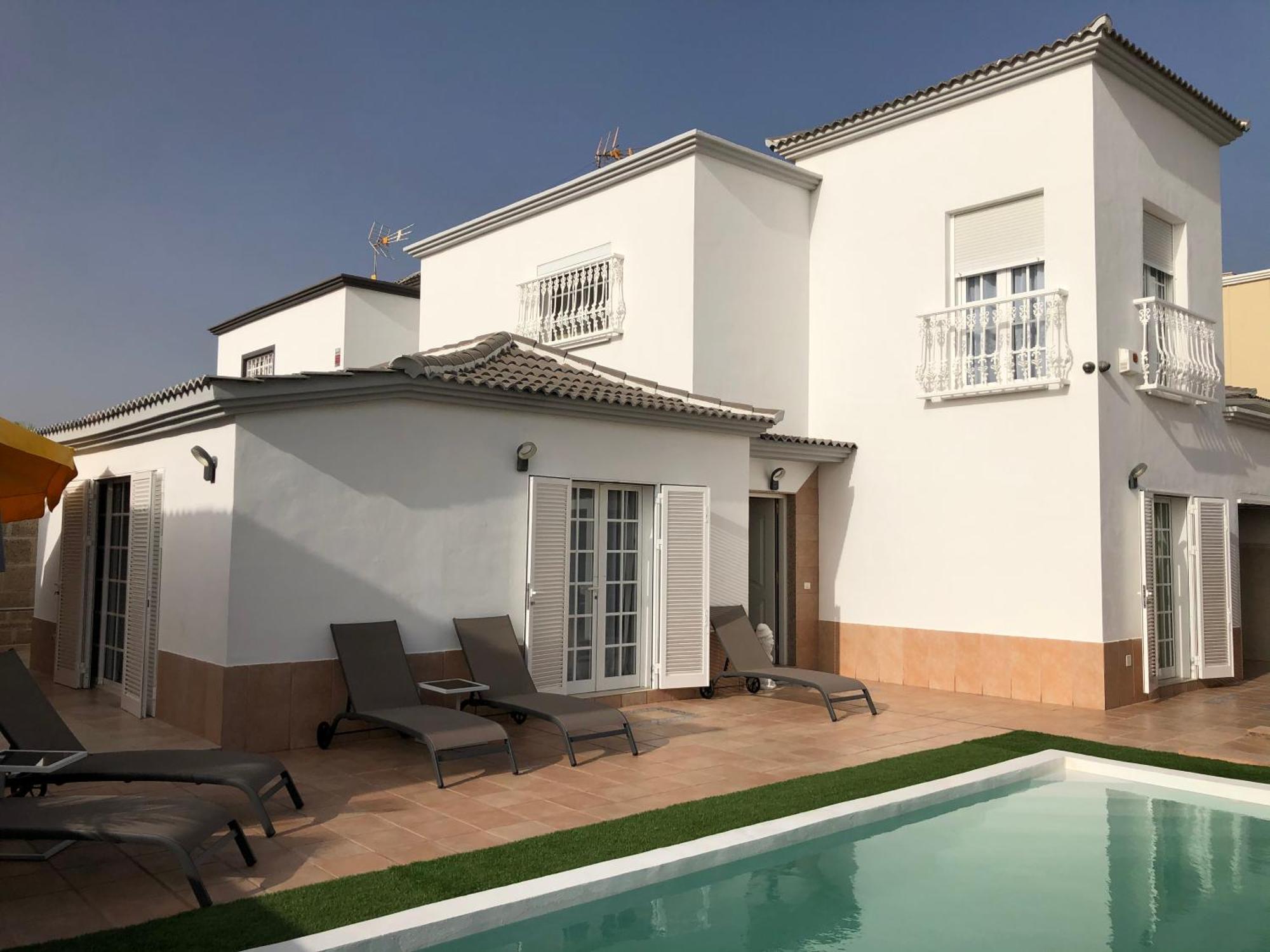אדחה Villa Vanesa Luxury Private Villa With A Heated Pool, 4 Bedrooms And 4 Bathrooms מראה חיצוני תמונה