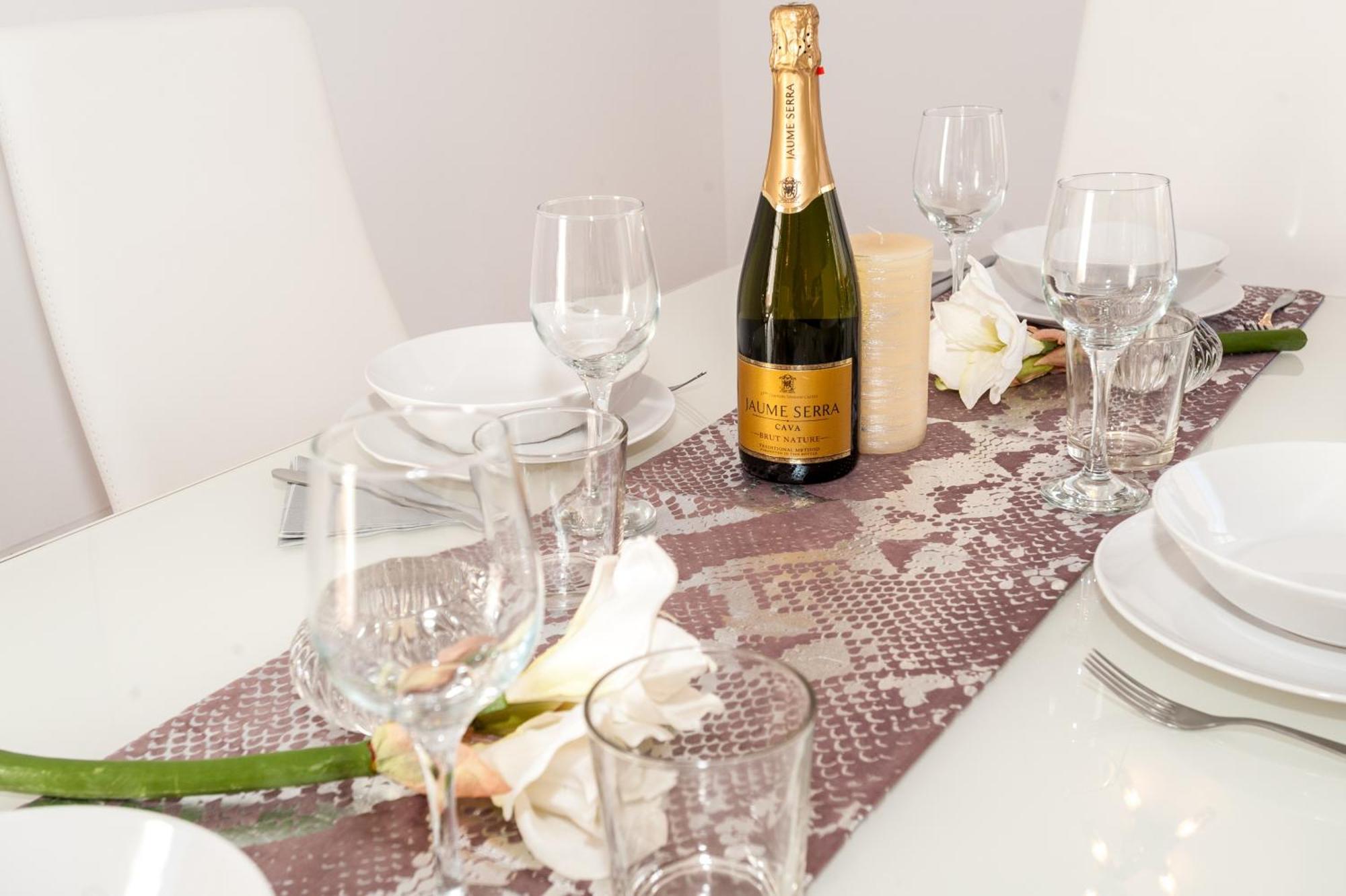 אדחה Villa Vanesa Luxury Private Villa With A Heated Pool, 4 Bedrooms And 4 Bathrooms מראה חיצוני תמונה