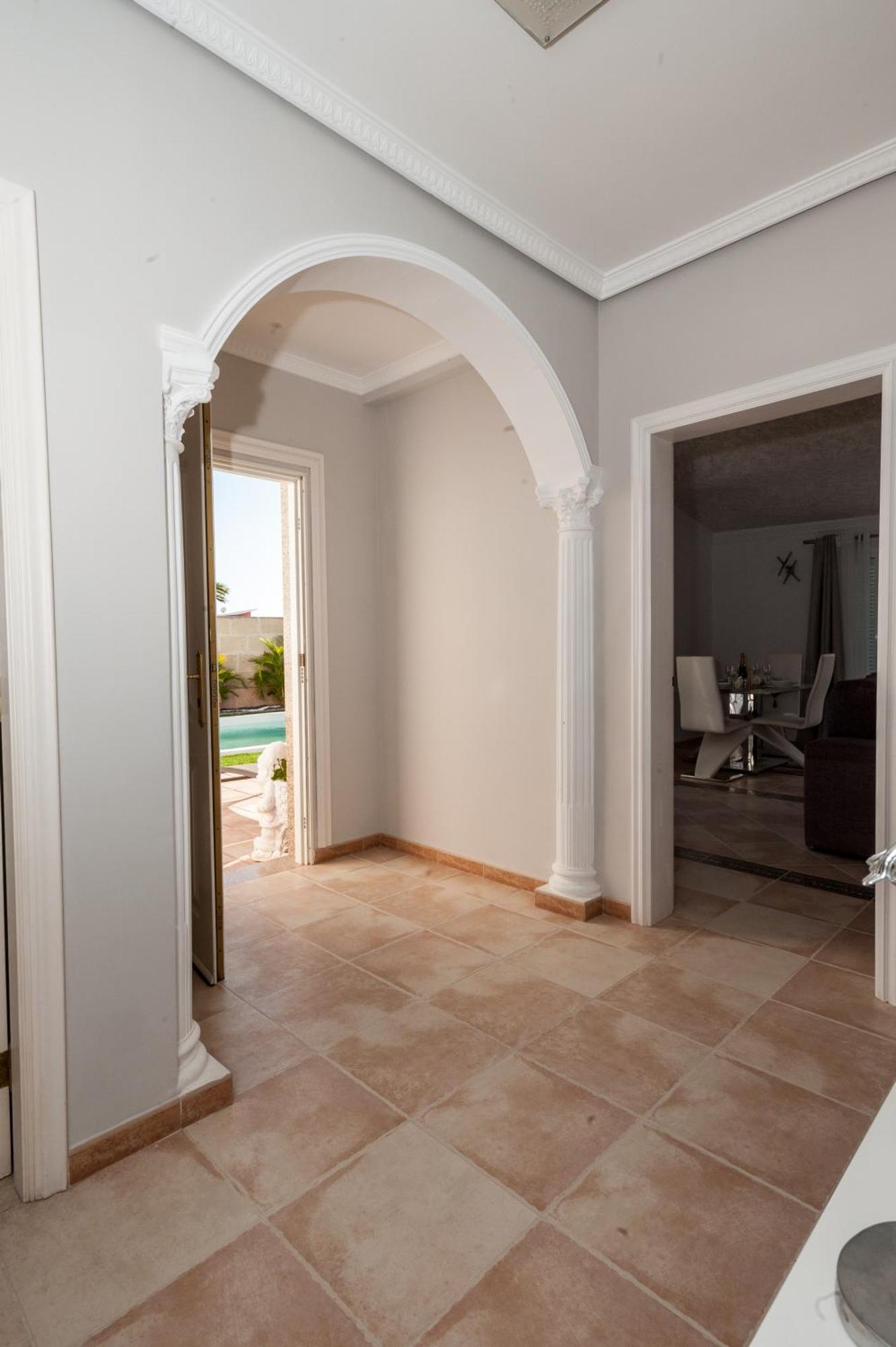 אדחה Villa Vanesa Luxury Private Villa With A Heated Pool, 4 Bedrooms And 4 Bathrooms מראה חיצוני תמונה