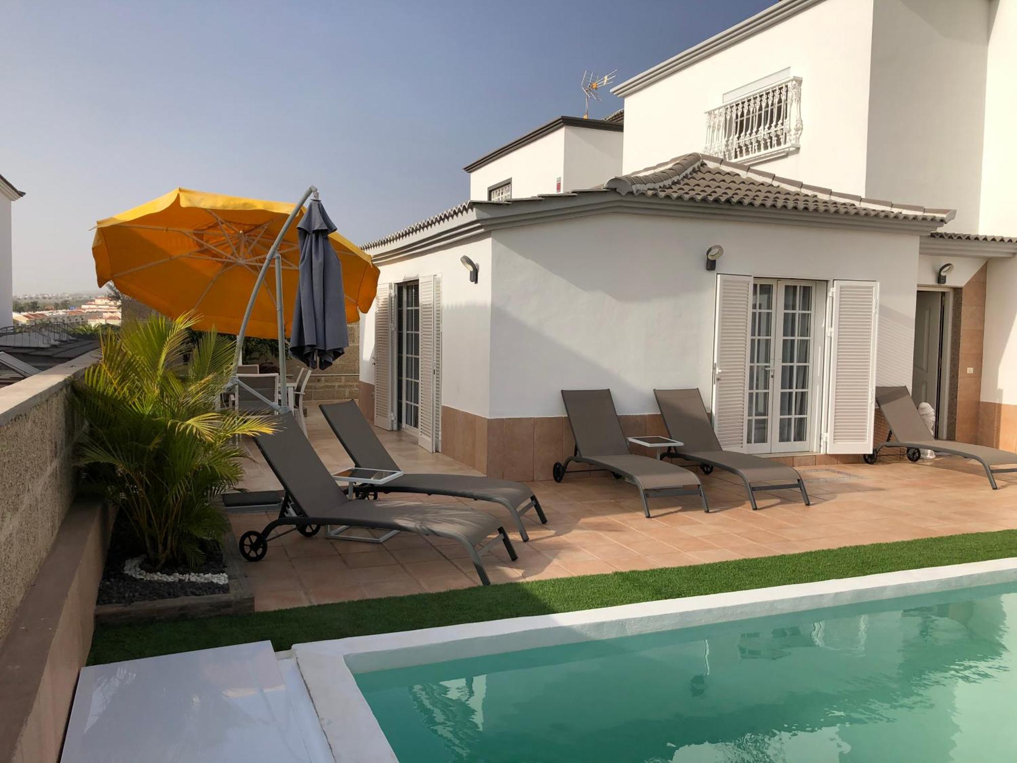 אדחה Villa Vanesa Luxury Private Villa With A Heated Pool, 4 Bedrooms And 4 Bathrooms מראה חיצוני תמונה