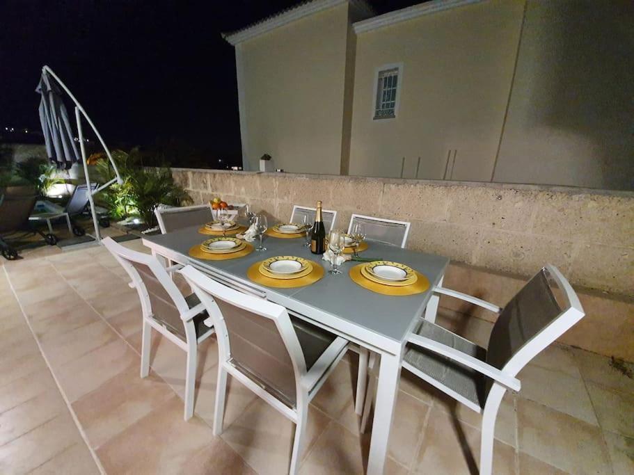 אדחה Villa Vanesa Luxury Private Villa With A Heated Pool, 4 Bedrooms And 4 Bathrooms מראה חיצוני תמונה