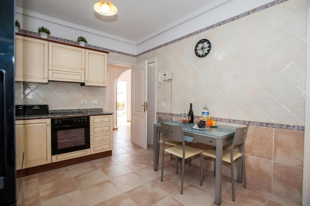 אדחה Villa Vanesa Luxury Private Villa With A Heated Pool, 4 Bedrooms And 4 Bathrooms מראה חיצוני תמונה