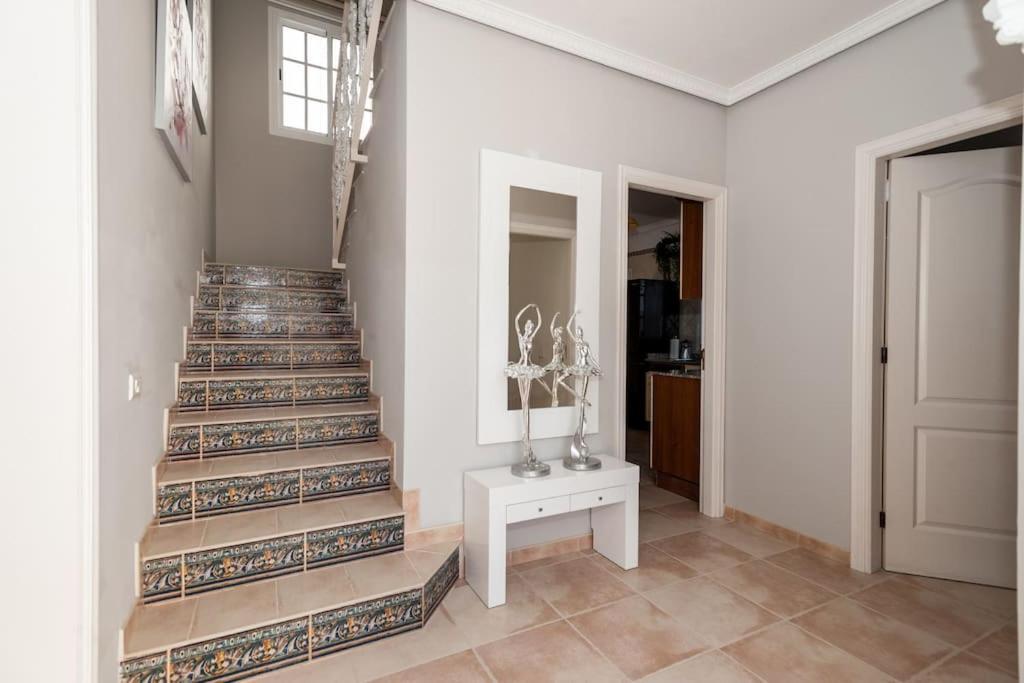 אדחה Villa Vanesa Luxury Private Villa With A Heated Pool, 4 Bedrooms And 4 Bathrooms מראה חיצוני תמונה