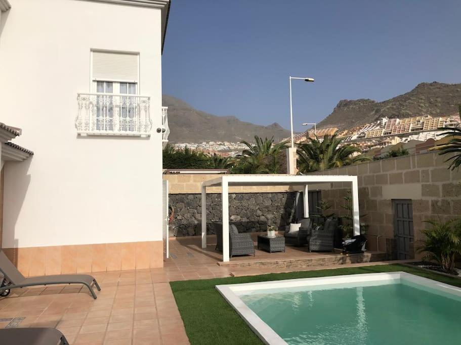 אדחה Villa Vanesa Luxury Private Villa With A Heated Pool, 4 Bedrooms And 4 Bathrooms מראה חיצוני תמונה